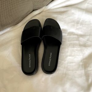 Ladies Donald Pliner Sandals in excellent condition